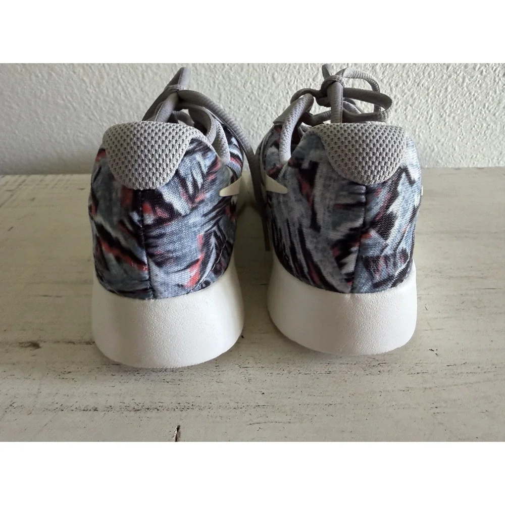 Nike product pair